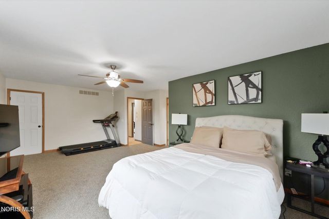 548 Fox View Court, Perrysburg, OH 43551