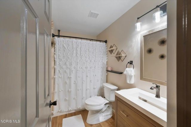 548 Fox View Court, Perrysburg, OH 43551