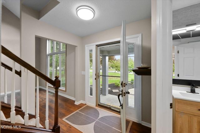 548 Fox View Court, Perrysburg, OH 43551