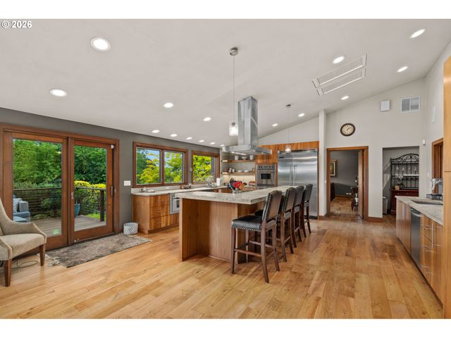 13237 KNAUS Rd, Lake Oswego, OR 97034