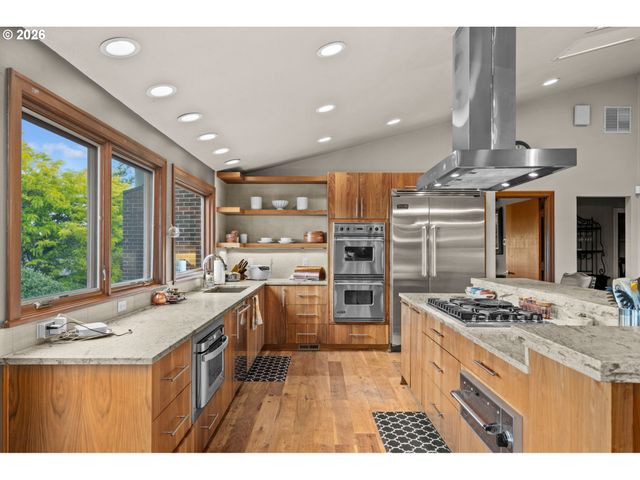 13237 KNAUS Rd, Lake Oswego, OR 97034