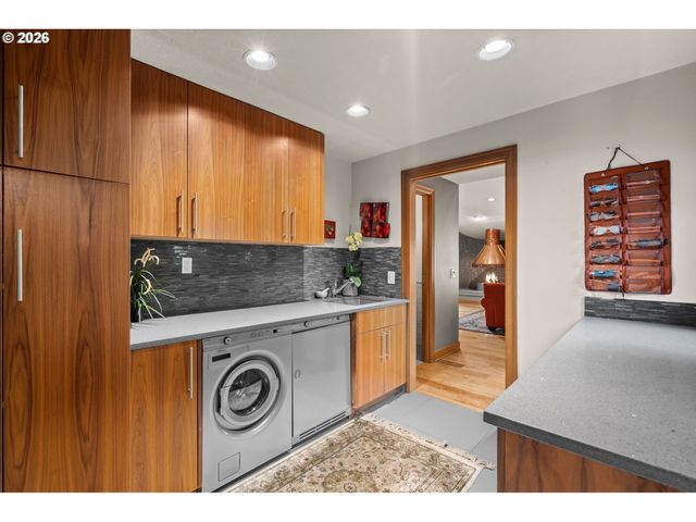 13237 KNAUS Rd, Lake Oswego, OR 97034