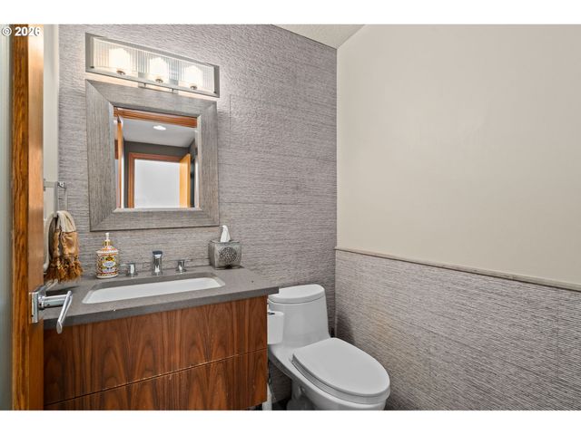 13237 KNAUS Rd, Lake Oswego, OR 97034