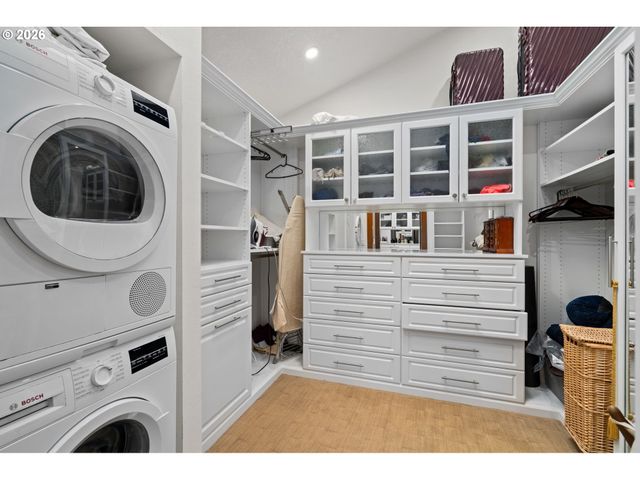 13237 KNAUS Rd, Lake Oswego, OR 97034