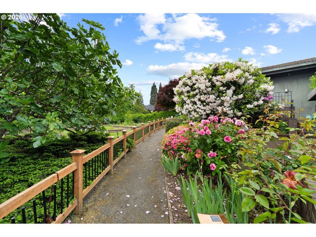 13237 KNAUS Rd, Lake Oswego, OR 97034