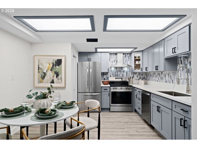 13237 KNAUS Rd, Lake Oswego, OR 97034