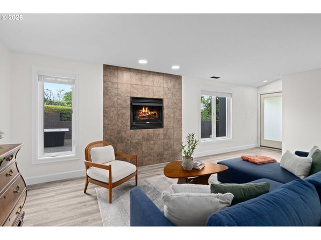 13237 KNAUS Rd, Lake Oswego, OR 97034