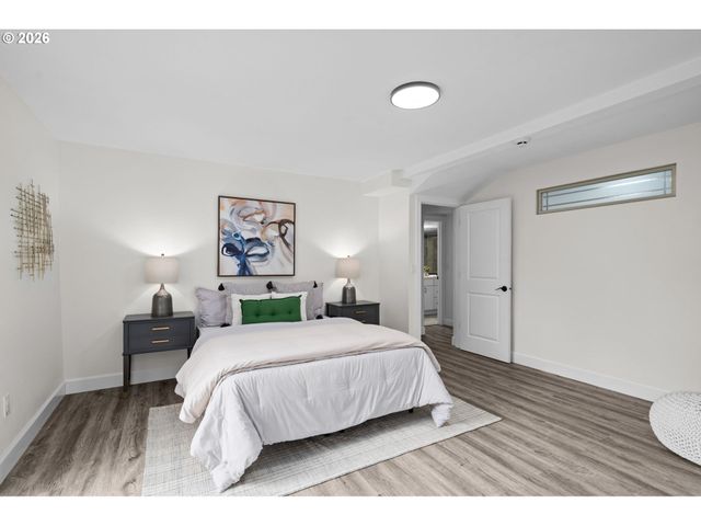13237 KNAUS Rd, Lake Oswego, OR 97034
