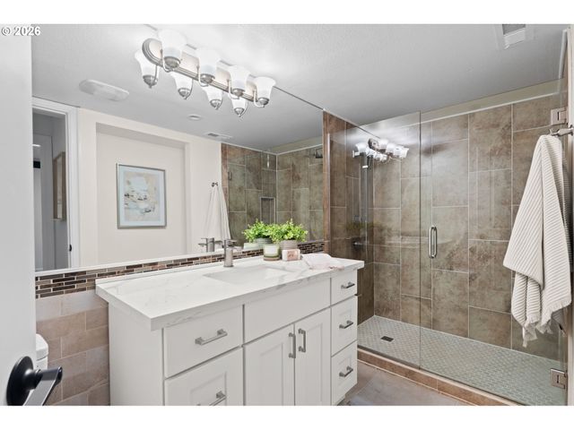 13237 KNAUS Rd, Lake Oswego, OR 97034