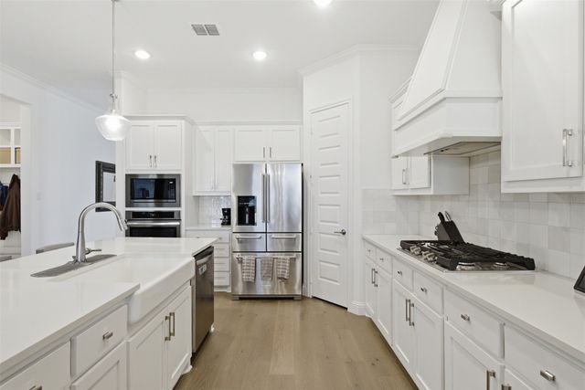 6008 Glenwood Drive, Joshua, TX 76058