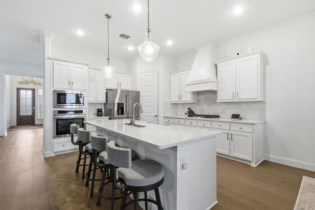 6008 Glenwood Drive, Joshua, TX 76058