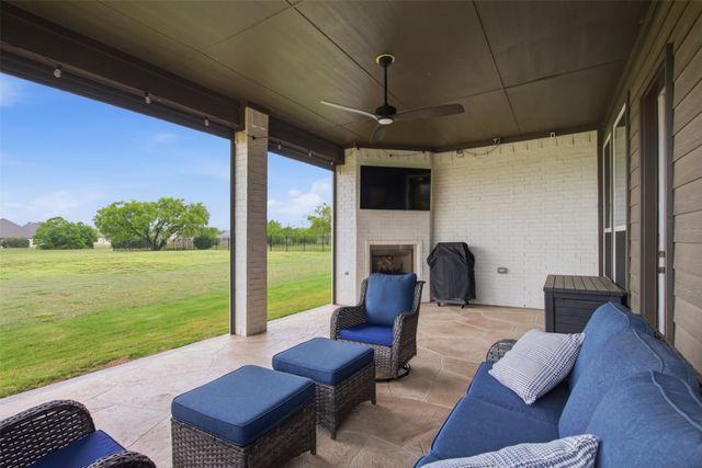 6008 Glenwood Drive, Joshua, TX 76058