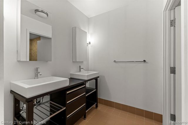 420 E Parent Avenue, Royal Oak, MI 48067