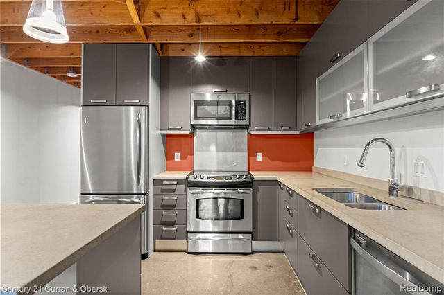 420 E Parent Avenue, Royal Oak, MI 48067