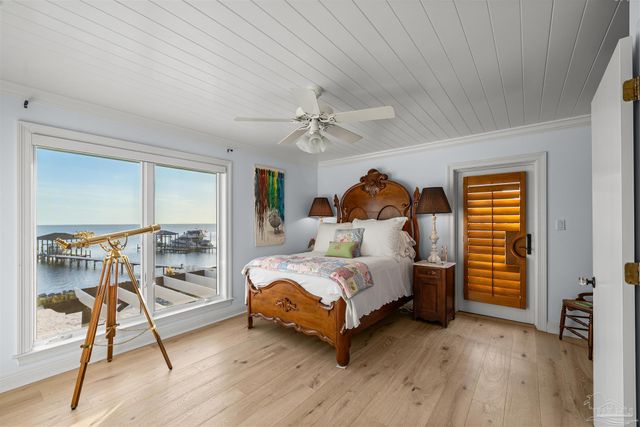 1323 Soundview Trl, Gulf Breeze, FL 32561