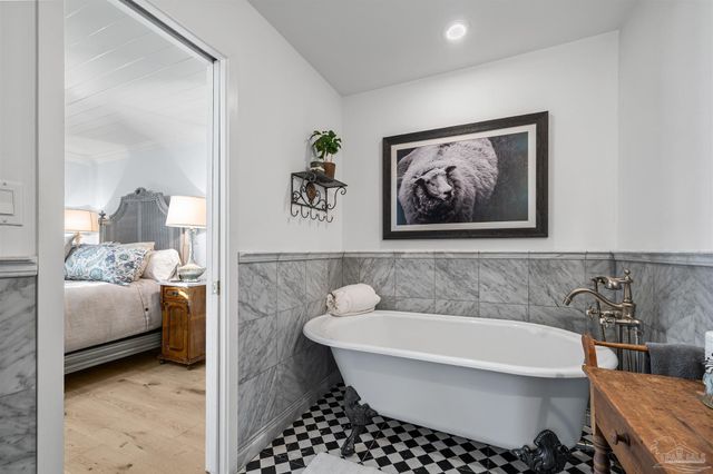 1323 Soundview Trl, Gulf Breeze, FL 32561