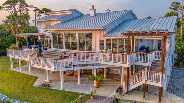 1323 Soundview Trl, Gulf Breeze, FL 32561