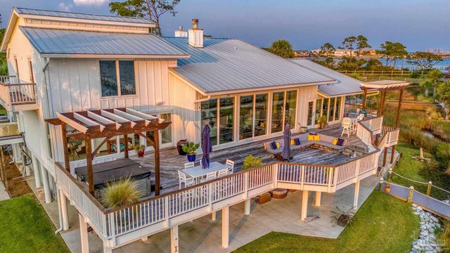 1323 Soundview Trl, Gulf Breeze, FL 32561