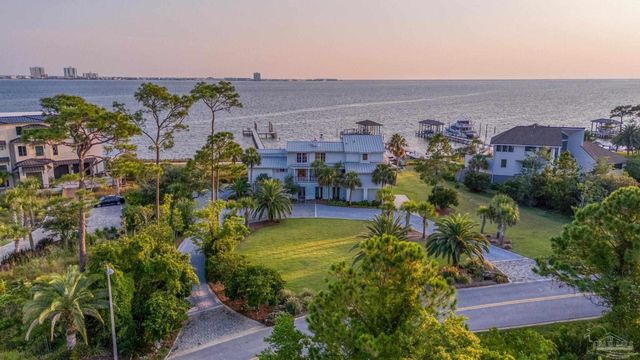 1323 Soundview Trl, Gulf Breeze, FL 32561