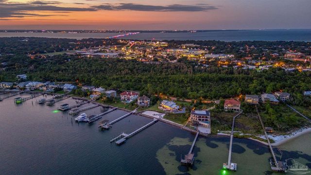 1323 Soundview Trl, Gulf Breeze, FL 32561