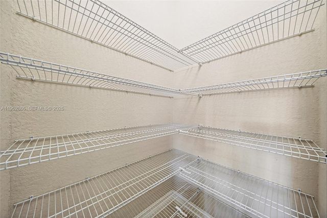 11616 SW 13th Ln, Pembroke Pines, FL 33025