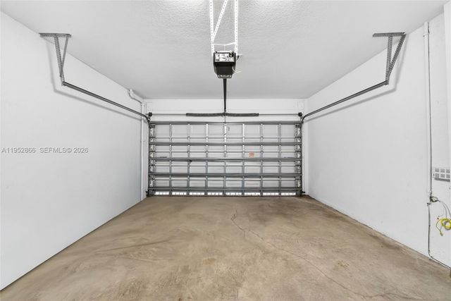 11616 SW 13th Ln, Pembroke Pines, FL 33025