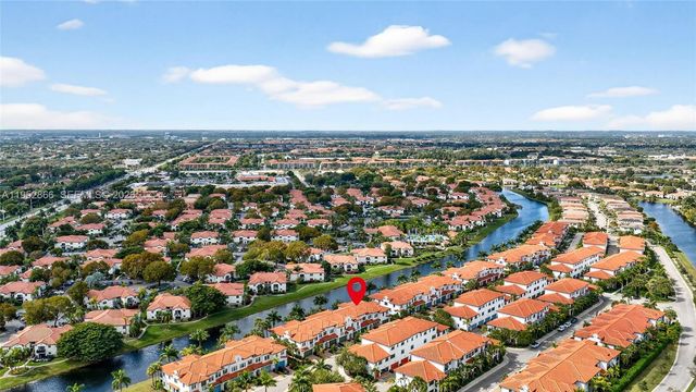 11616 SW 13th Ln, Pembroke Pines, FL 33025