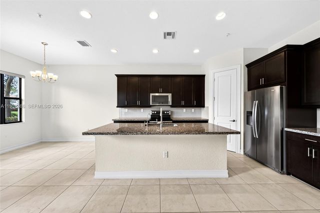 11616 SW 13th Ln, Pembroke Pines, FL 33025