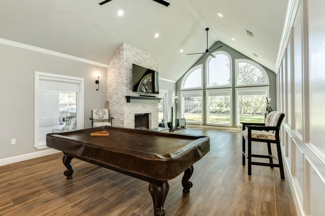 692 County Road 605, Angleton, TX 77515