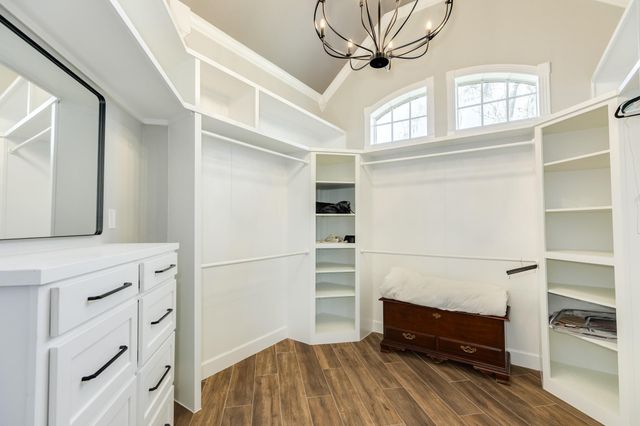 692 County Road 605, Angleton, TX 77515