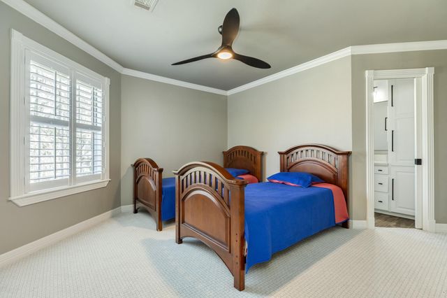 692 County Road 605, Angleton, TX 77515