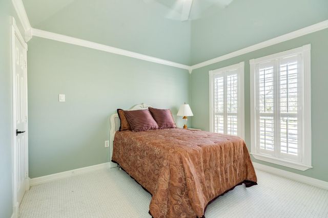 692 County Road 605, Angleton, TX 77515