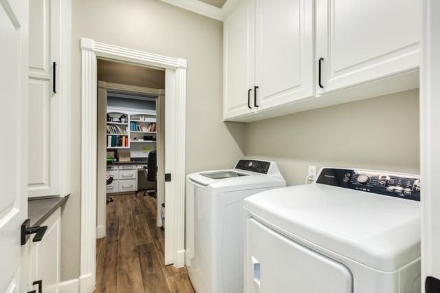 692 County Road 605, Angleton, TX 77515