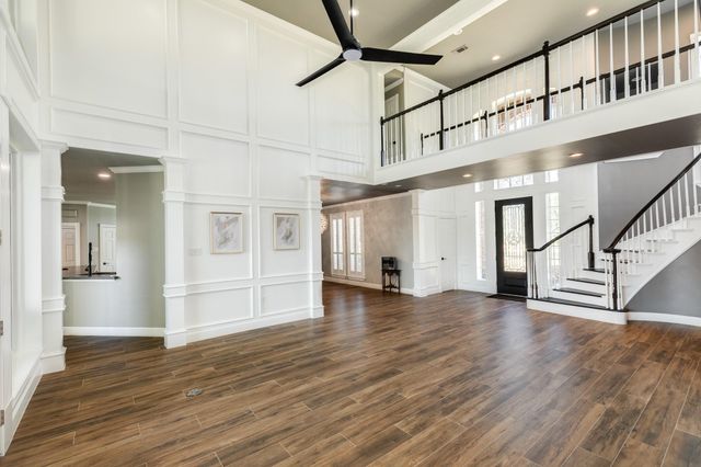 692 County Road 605, Angleton, TX 77515