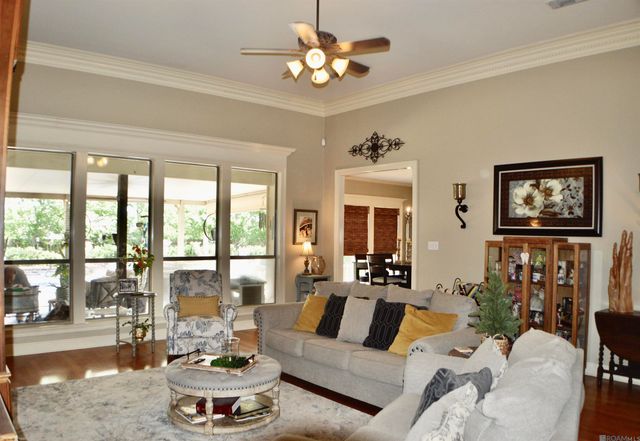 39430 Lakeland Ave, Prairieville, LA 70769