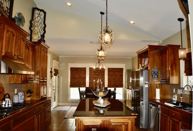 39430 Lakeland Ave, Prairieville, LA 70769