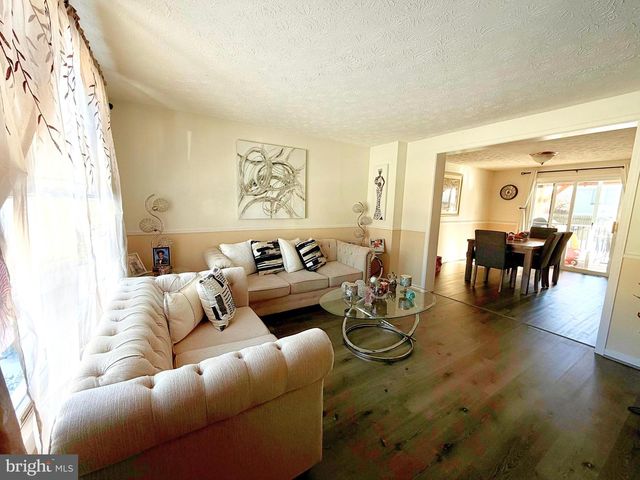 1204 CONEWAGO DR, Frederick, MD 21702