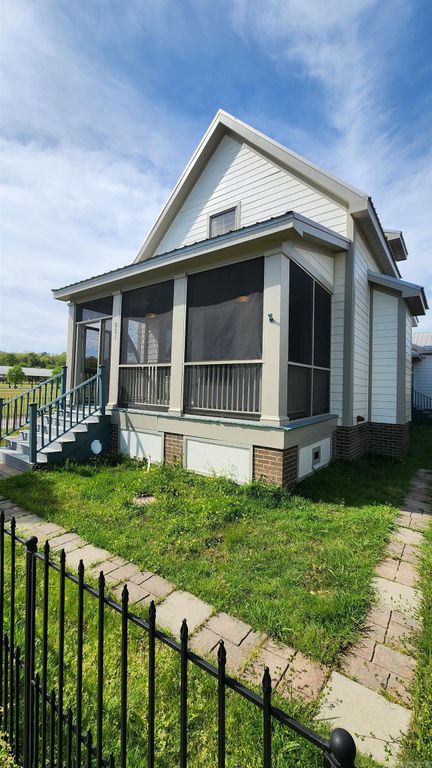 221 A St, Bryant, AR 72022