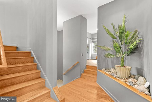 19451 YOUNGS CLIFF RD, Sterling, VA 20165