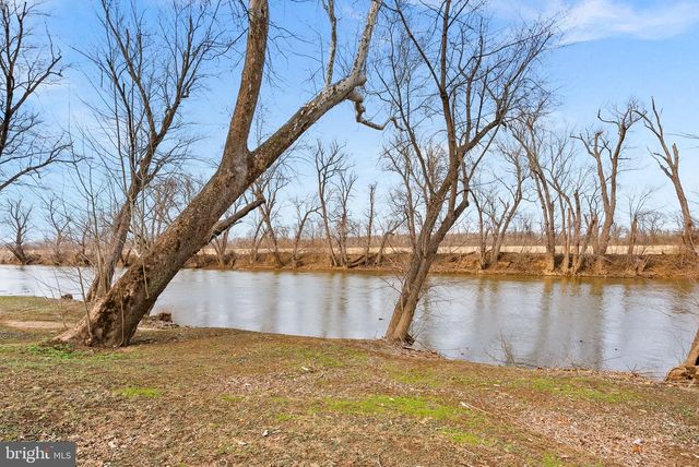 19451 YOUNGS CLIFF RD, Sterling, VA 20165