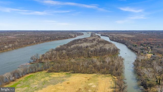 19451 YOUNGS CLIFF RD, Sterling, VA 20165