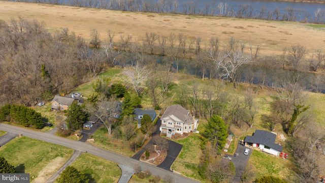 19451 YOUNGS CLIFF RD, Sterling, VA 20165