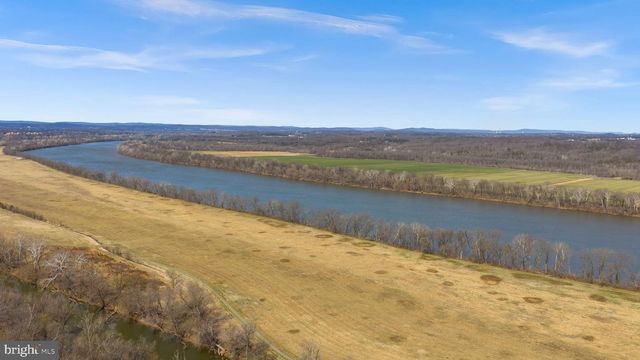 19451 YOUNGS CLIFF RD, Sterling, VA 20165