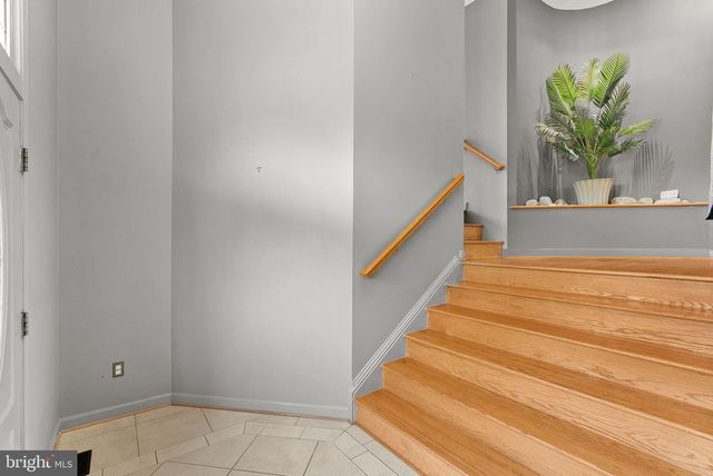 19451 YOUNGS CLIFF RD, Sterling, VA 20165