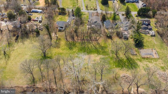 19451 YOUNGS CLIFF RD, Sterling, VA 20165