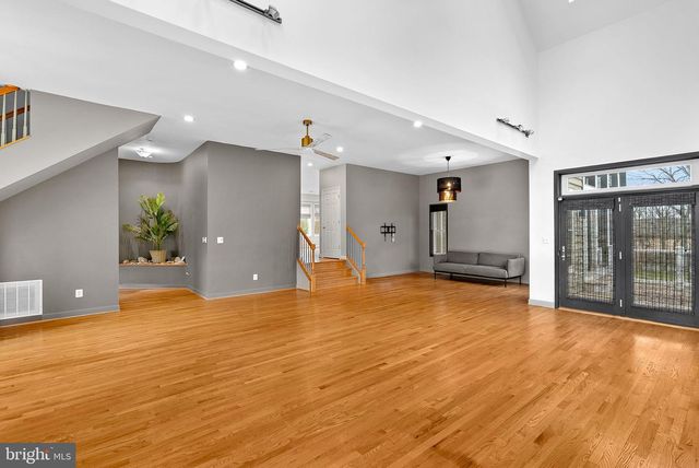 19451 YOUNGS CLIFF RD, Sterling, VA 20165