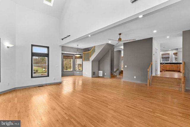 19451 YOUNGS CLIFF RD, Sterling, VA 20165