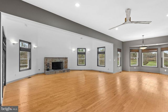 19451 YOUNGS CLIFF RD, Sterling, VA 20165