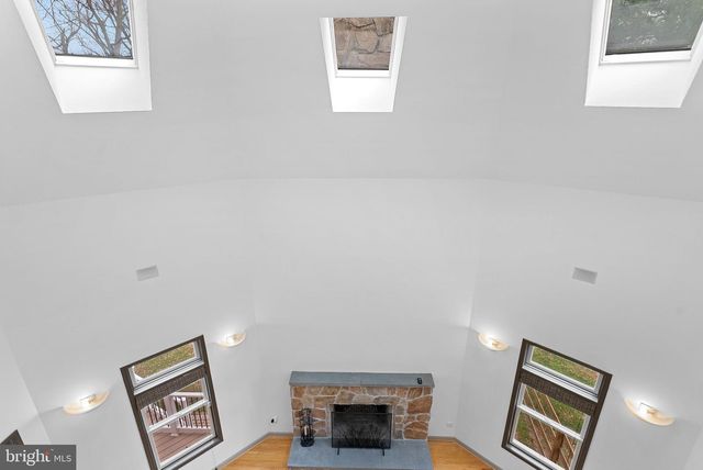 19451 YOUNGS CLIFF RD, Sterling, VA 20165