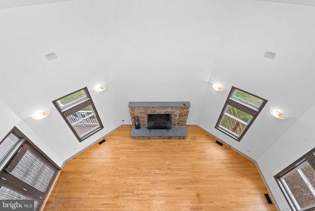 19451 YOUNGS CLIFF RD, Sterling, VA 20165